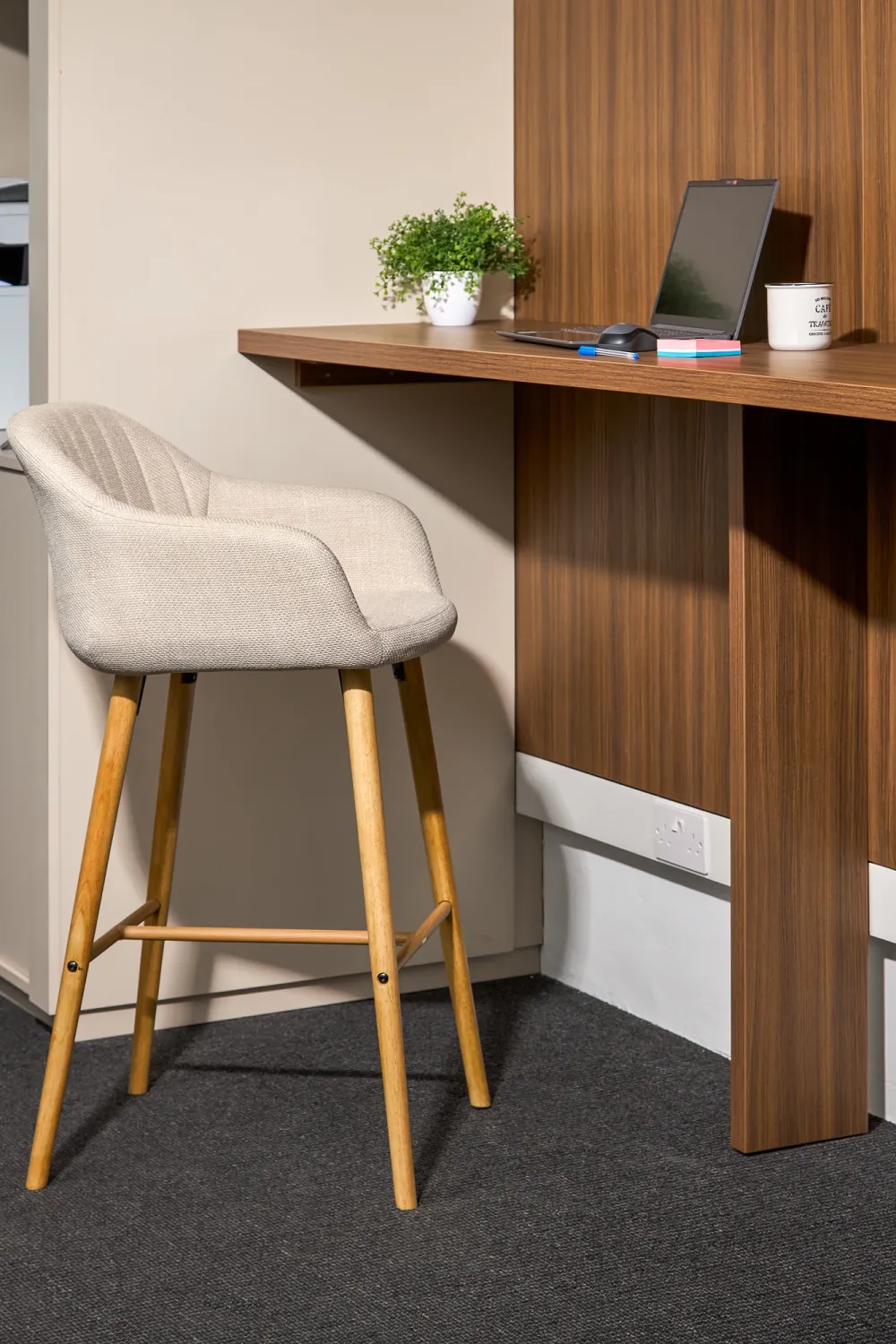 Trends Manufacturing Office Counter Seating 2 — interior and architectural photography